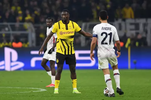 مهاجم دورتموند: خروجنا من دوري الأبطال سيكون أمرًا غير معقول